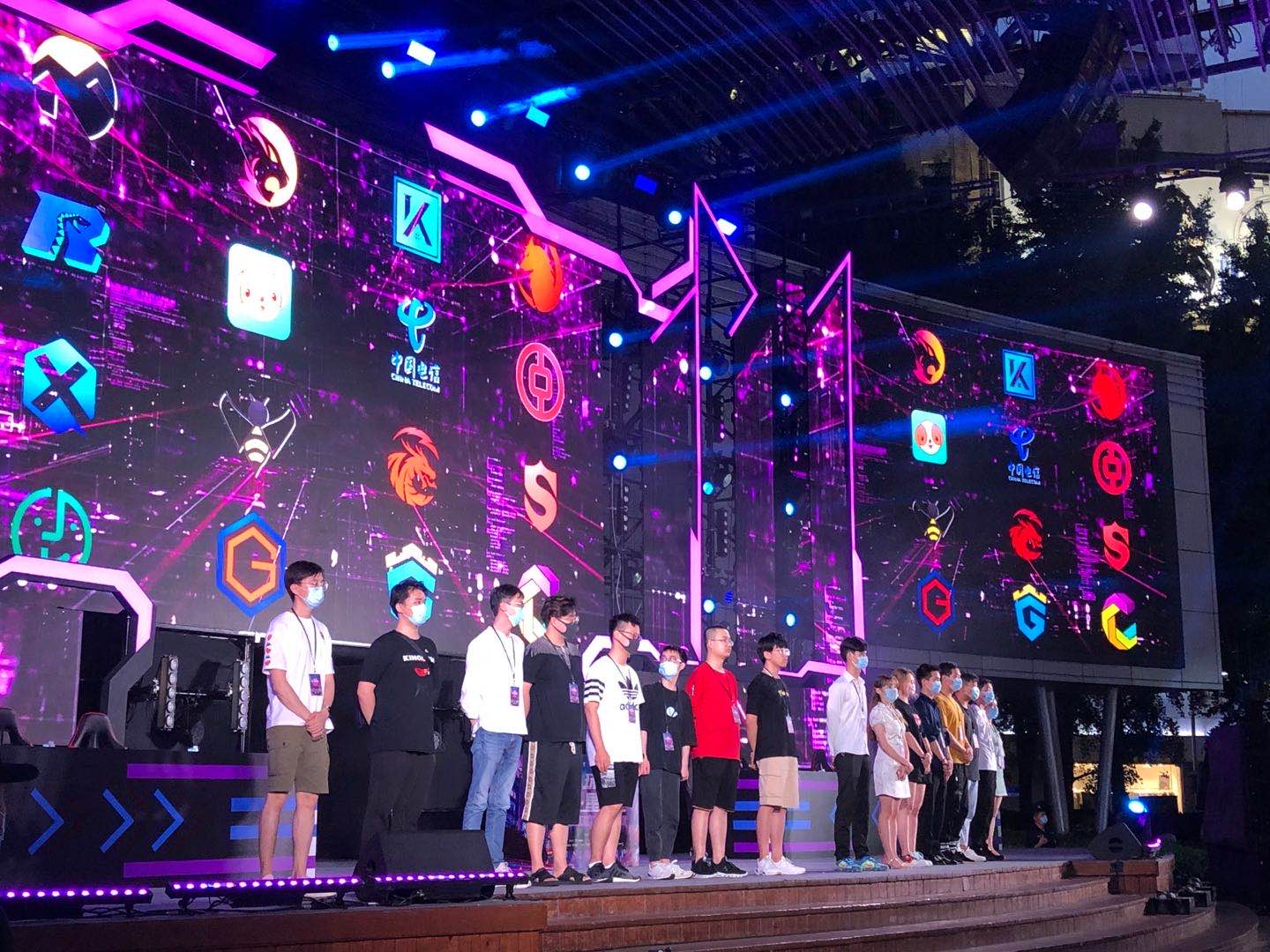 的双重身份 的双重身份